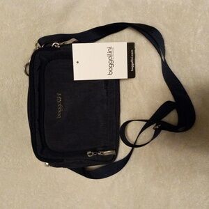 Baggallini Triple Zip With Front Wallet